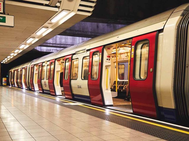 The London Underground: The Best Way to Travel for Tourists
